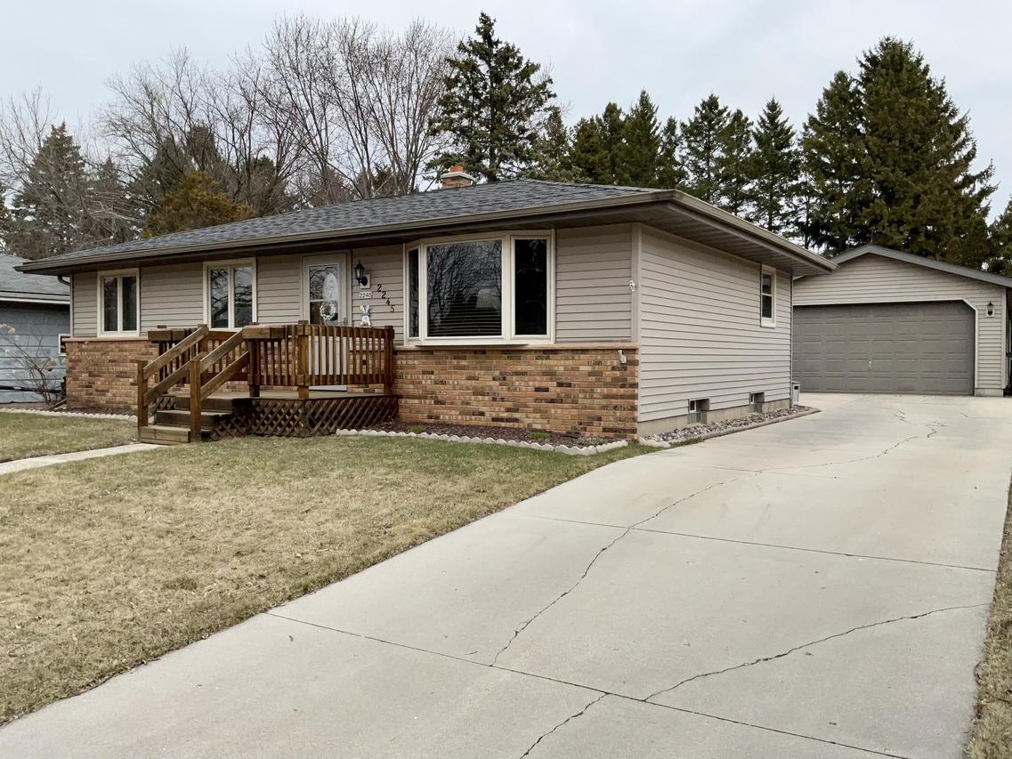 2245 N 30th St, Sheboygan, WI 53083