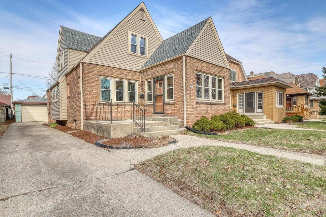 2609 N 61st St, Milwaukee, WI 53213