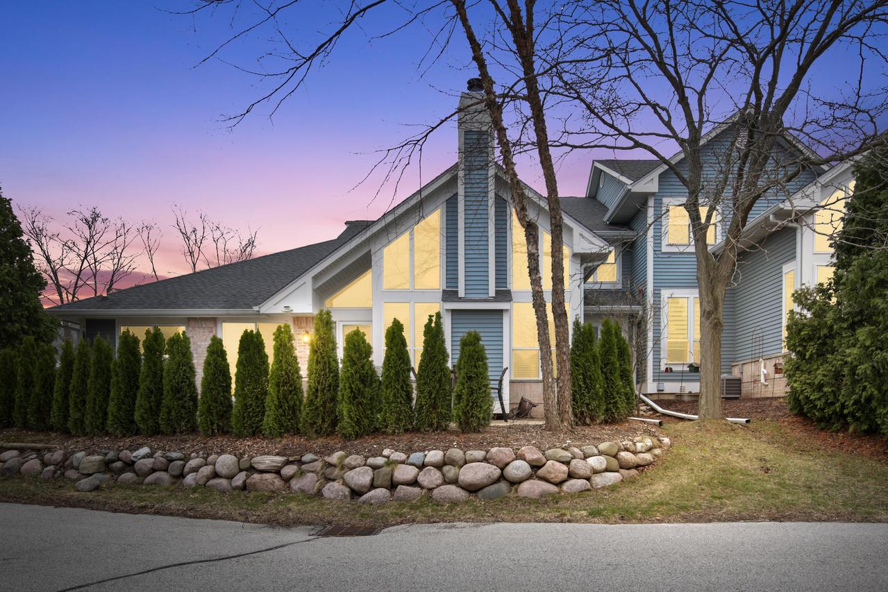 14135 W Waters Way, New Berlin, WI 53151