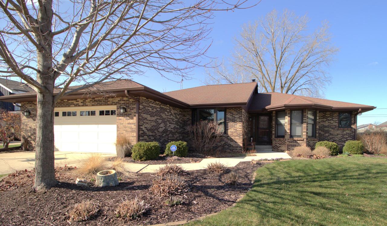 4722 89th St, Kenosha, WI 53142