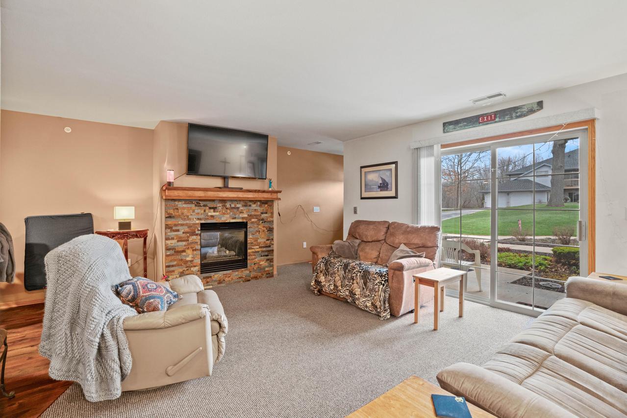9448 W Loomis Rd #6, Franklin, WI 53132