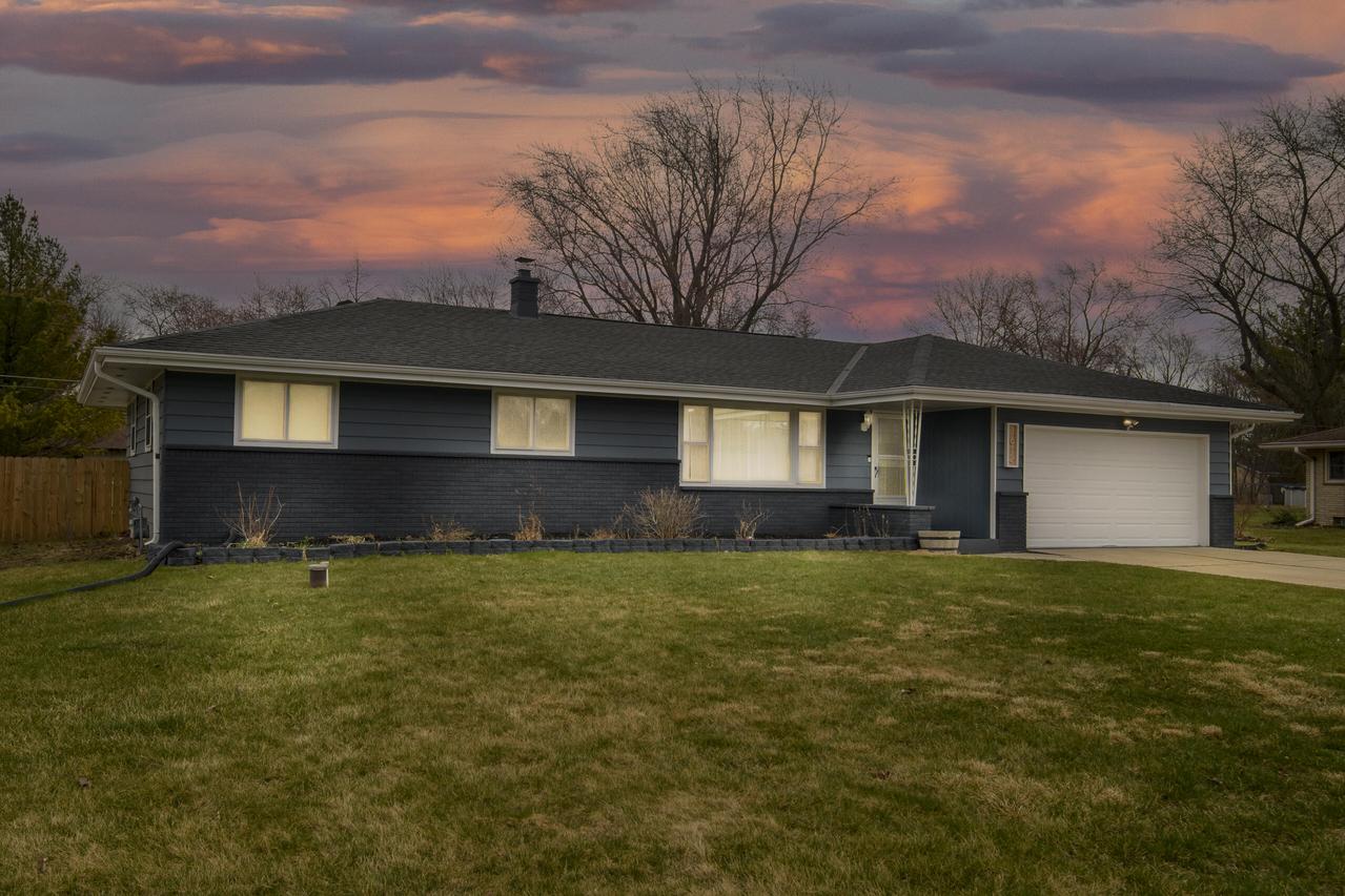 3612 S 158th St, New Berlin, WI 53151