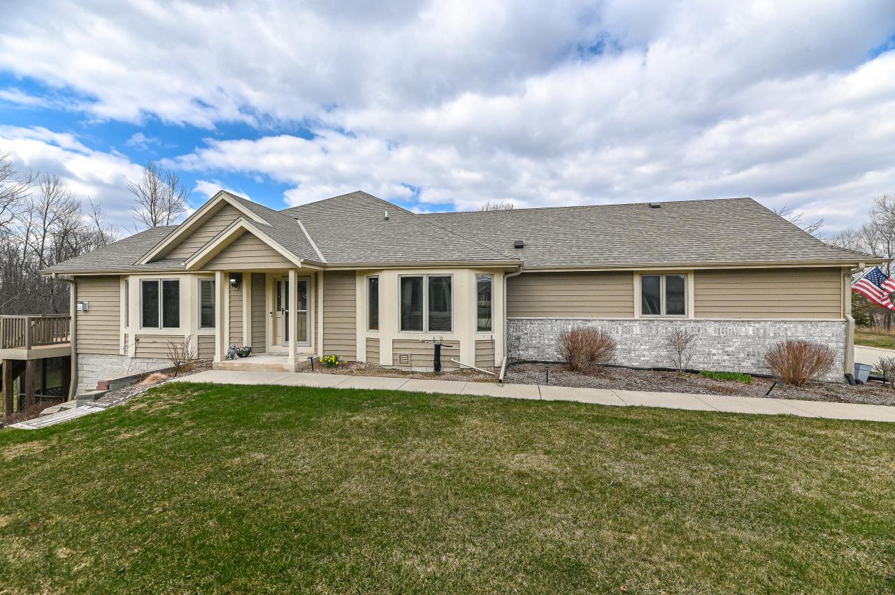 W243N2221 Deer Park #A, Pewaukee, WI 53072