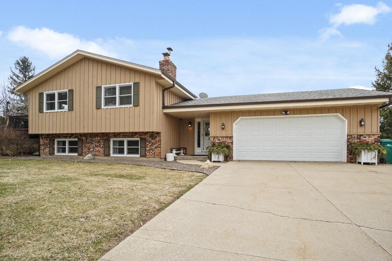 6175 Marshview Ct, Addison, WI 53027