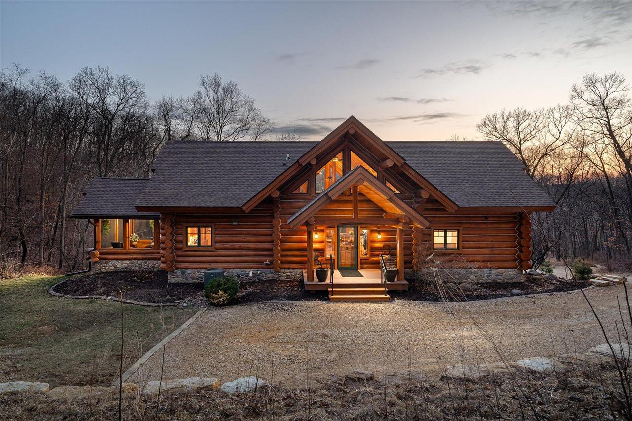 N8070 Wanlass Rd, Farmington, WI 54644