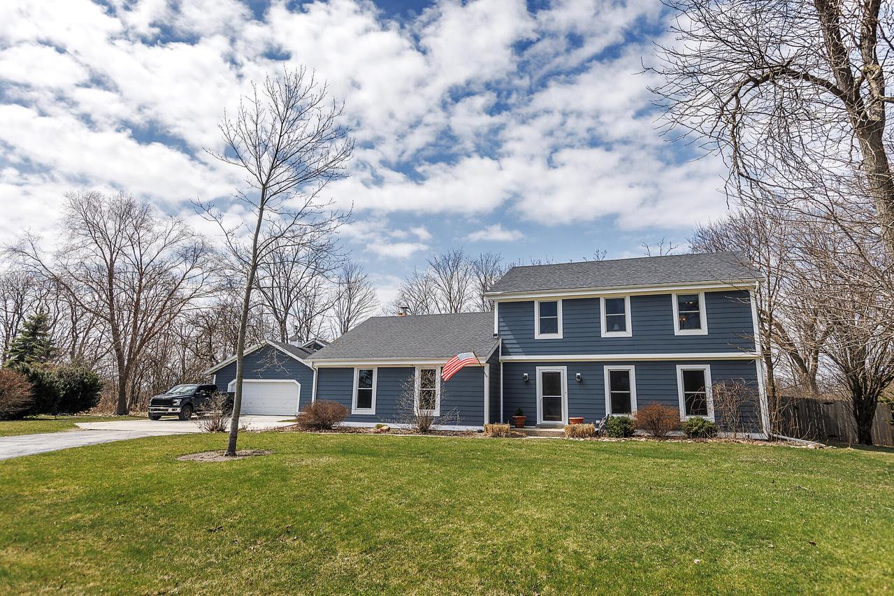 2736 Fenceline Rd, Mount Pleasant, WI 53406