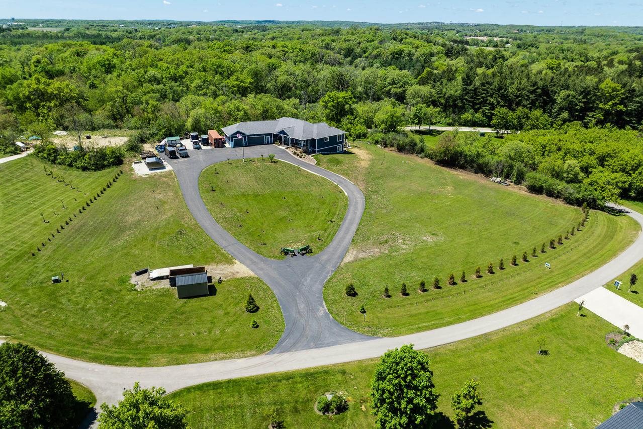 2578 Back Rd, Lyons, WI 53105