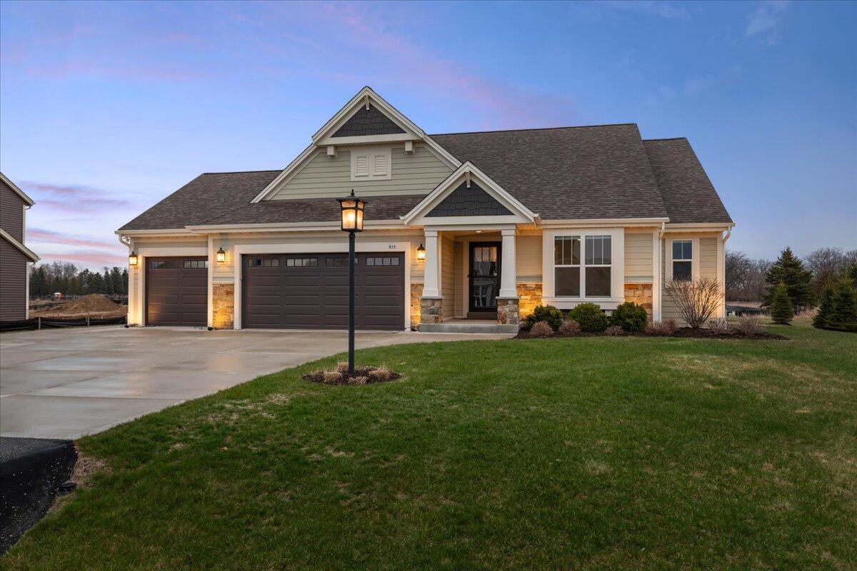 611 Bark River, Dousman, WI 53118