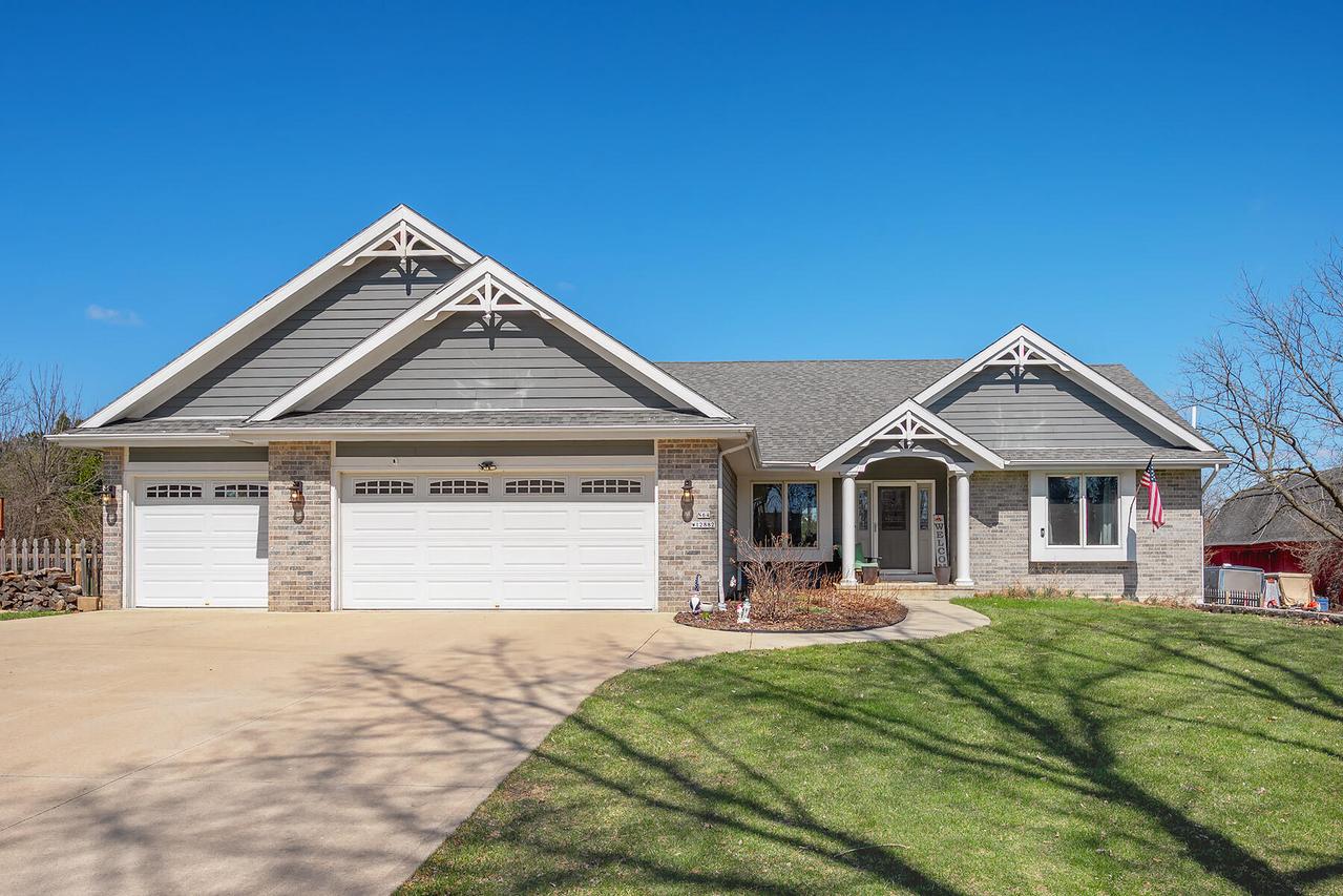 N64W12882 Mill Rd, Menomonee Falls, WI 53051