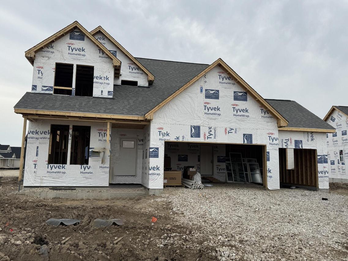 1690 Whalen Dr, Oconomowoc, WI 53066
