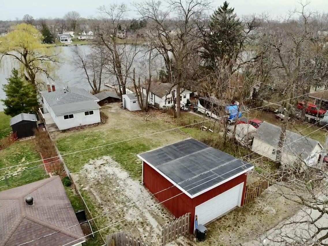 24655 82nd St, Salem Lakes, WI 53168