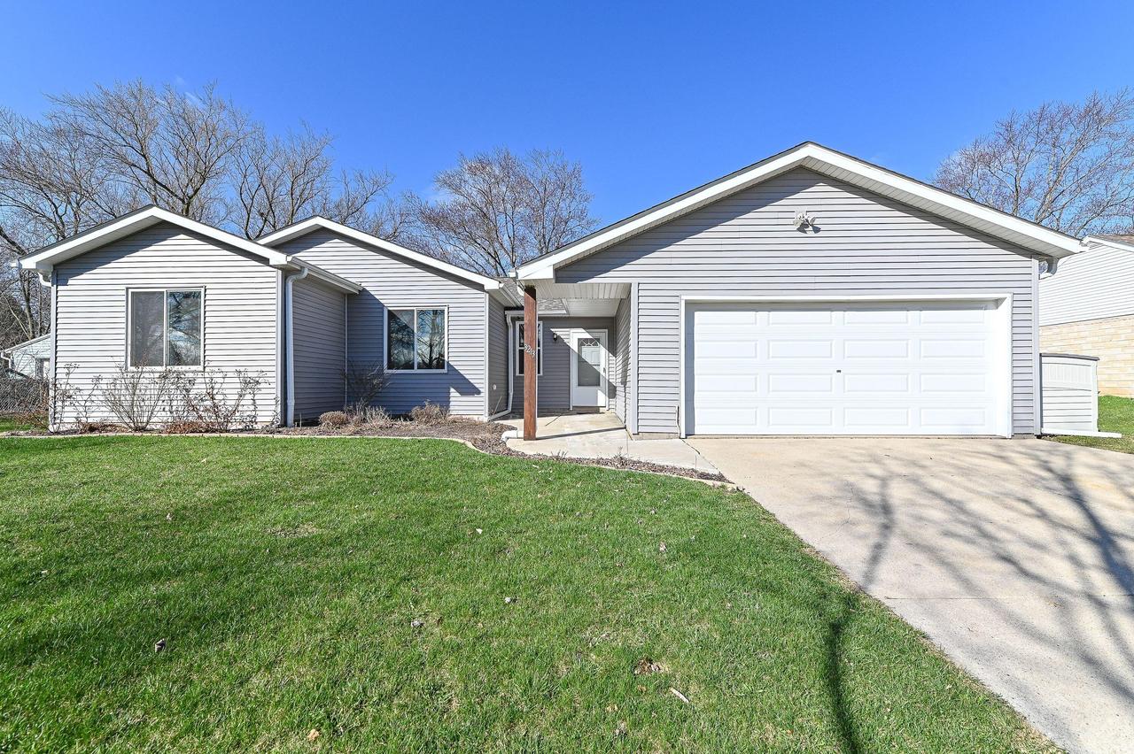 3213 S Wollmer Rd, West Allis, WI 53227