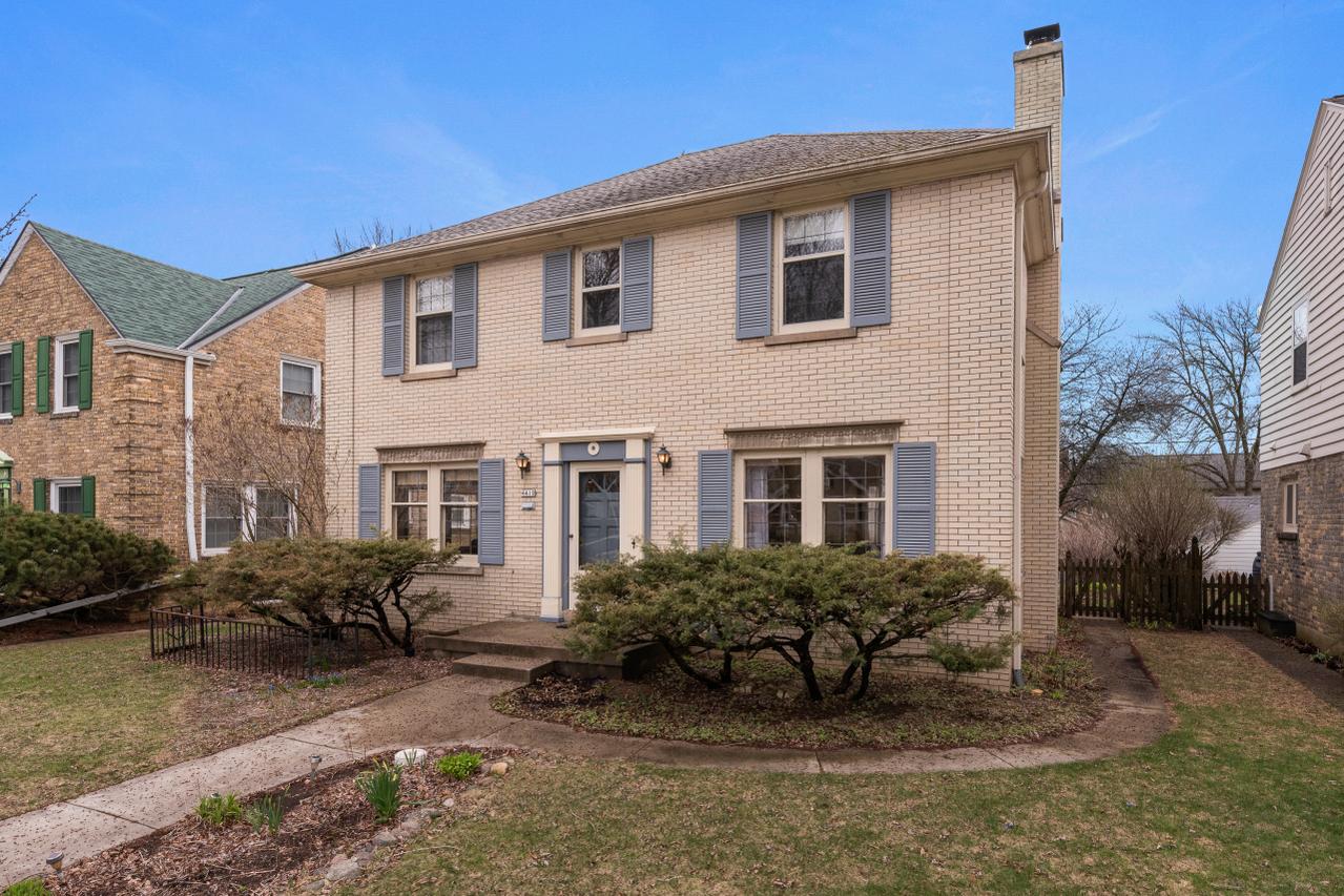 4410 N Marlborough Dr, Shorewood, WI 53211