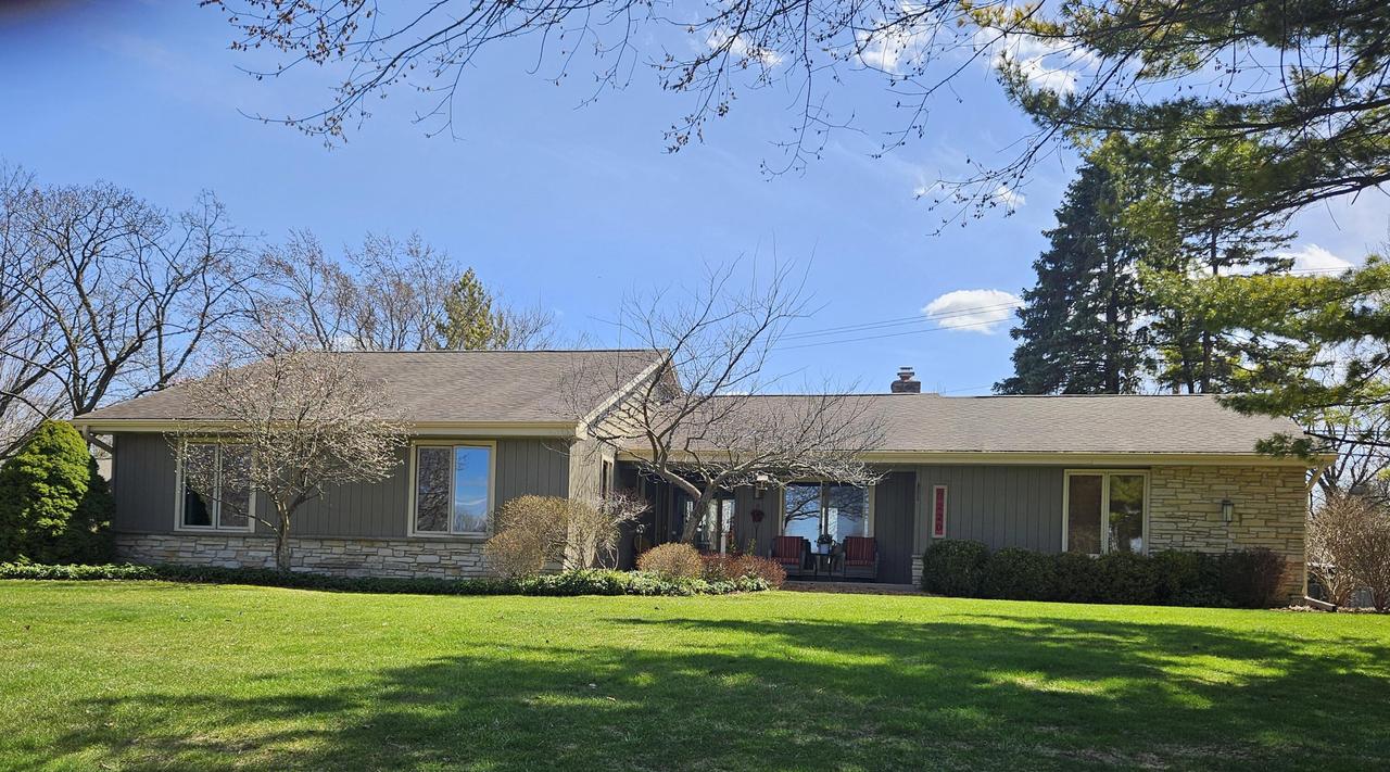 3220 Gemini Ct, Caledonia, WI 53406