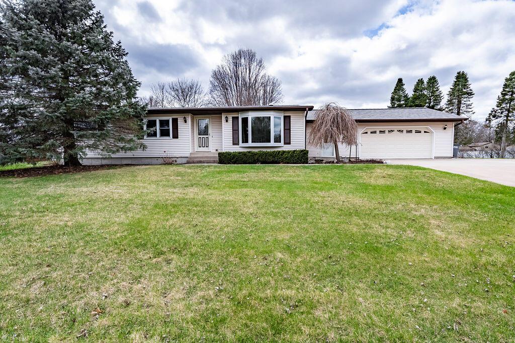 N5633 Quarterdeck Dr, Onalaska, WI 54650