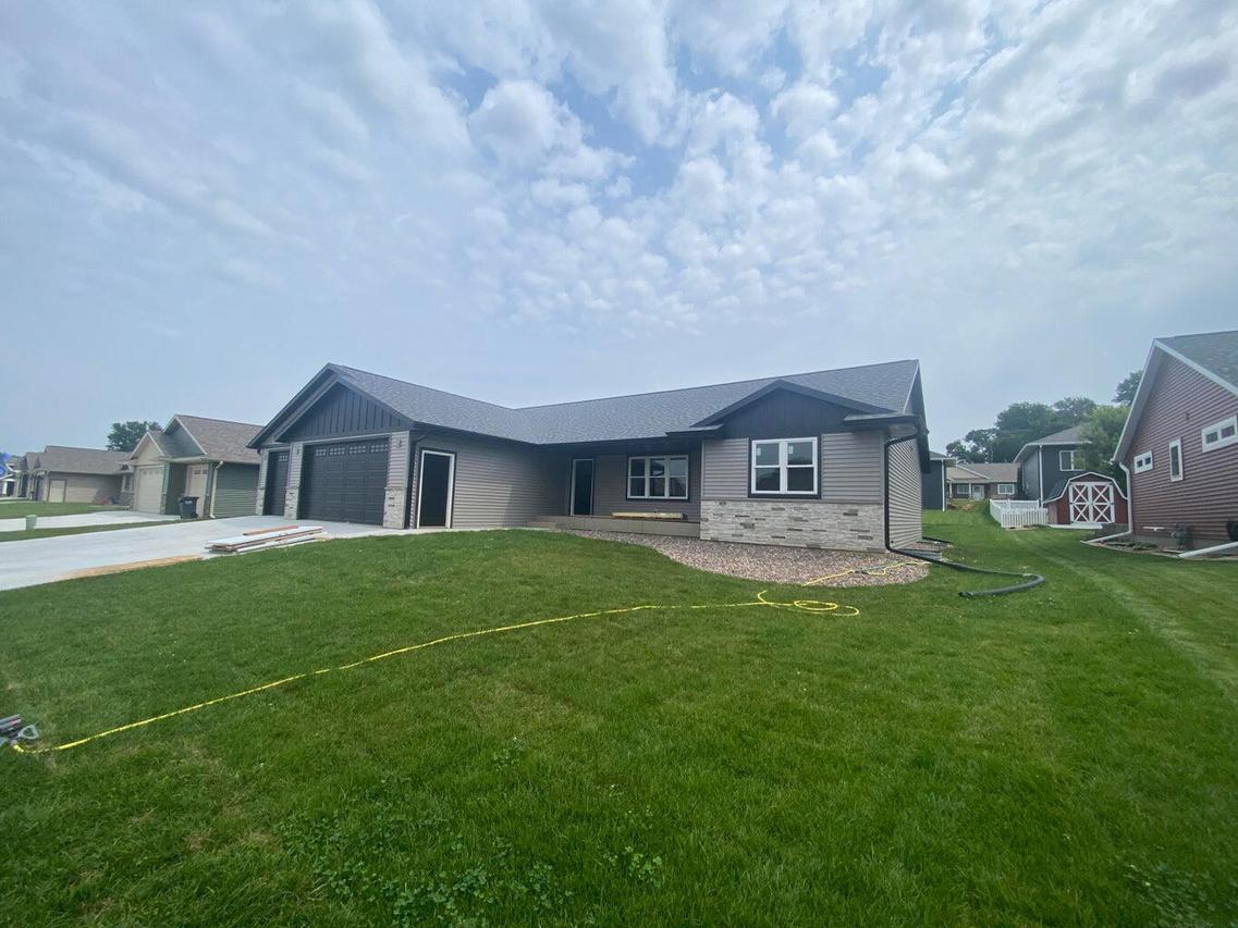 601 Grand Meadow, Holmen, WI 54636