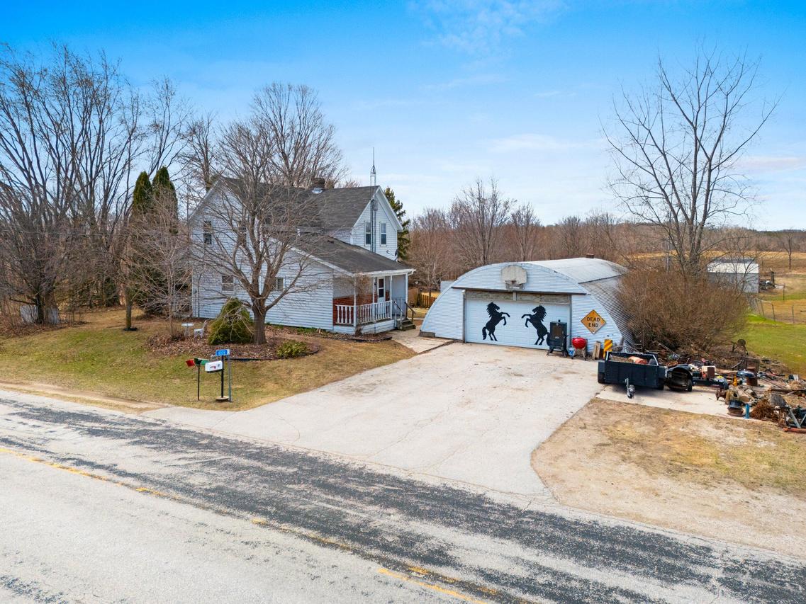 8028 Rangeline Rd, Liberty, WI 53063