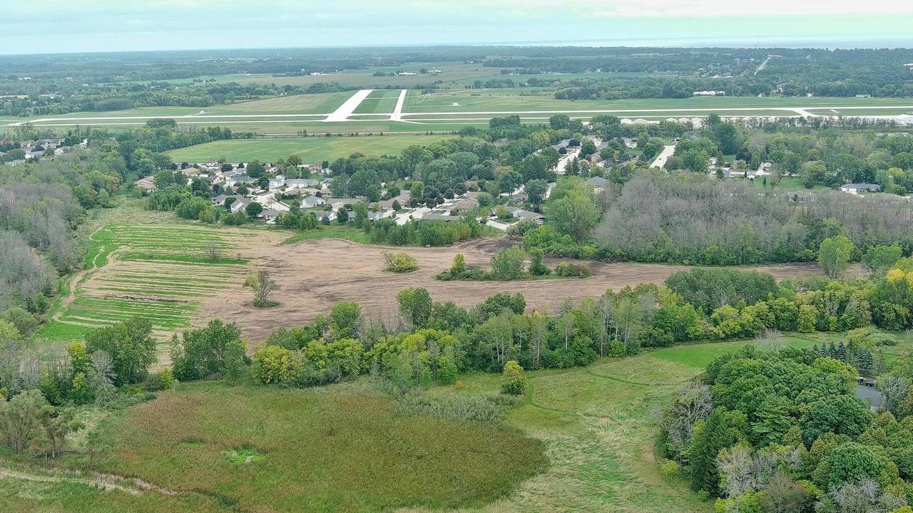 Lt4 Virginia Dr, Manitowoc, WI 54220