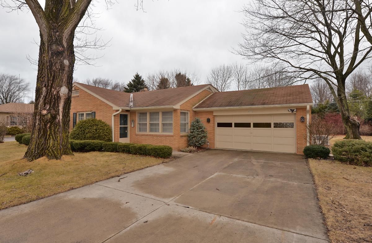 5133 Ruby Ave, Caledonia, WI 53402