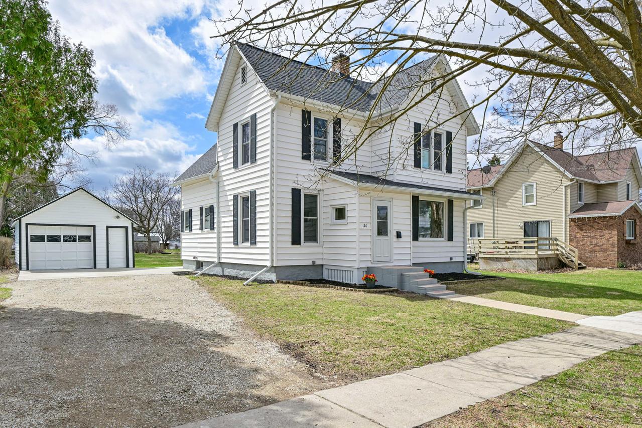 126 Pierce St, Randolph, WI 53956