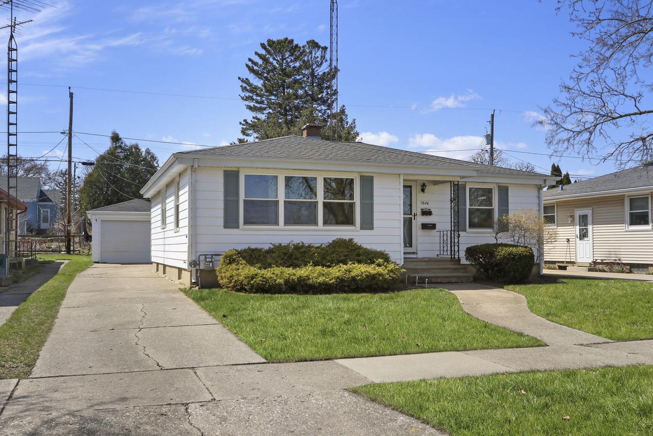 7846 38th Ave, Kenosha, WI 53142