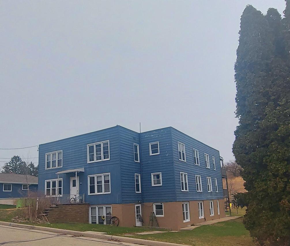 140 East Ave, Iron Ridge, WI 53035