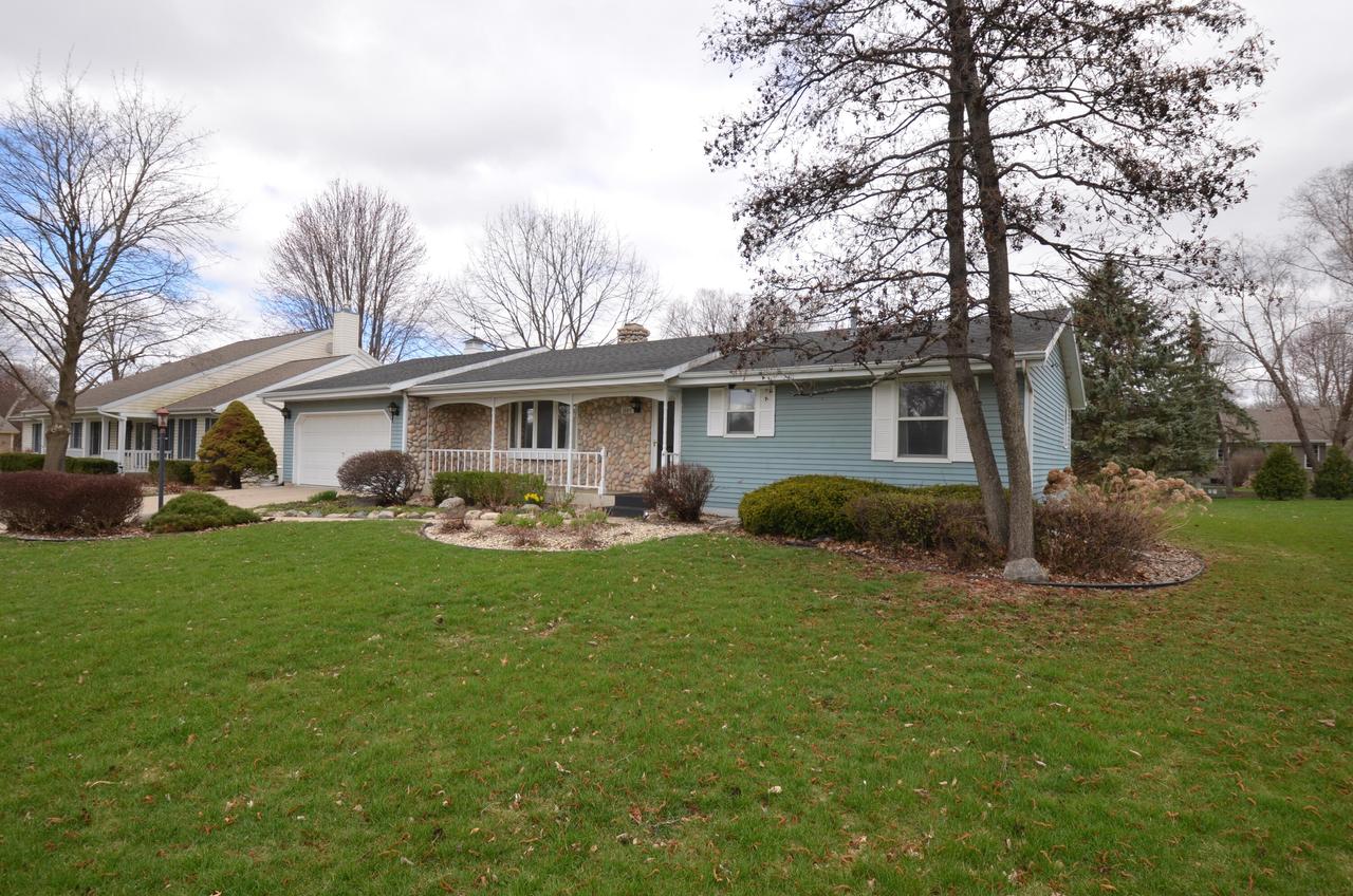 1105 W Blackhawk Dr, Fort Atkinson, WI 53538