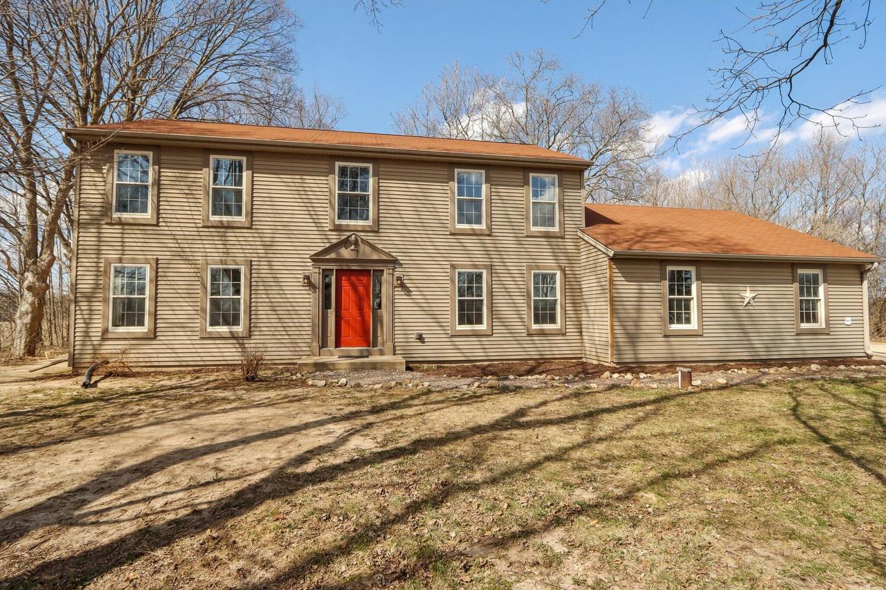 34627 High Dr, Waterford, WI 53120
