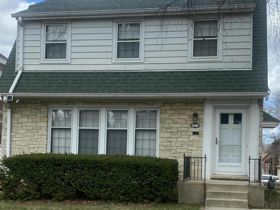 4832 W Scranton Pl, Milwaukee, WI 53216