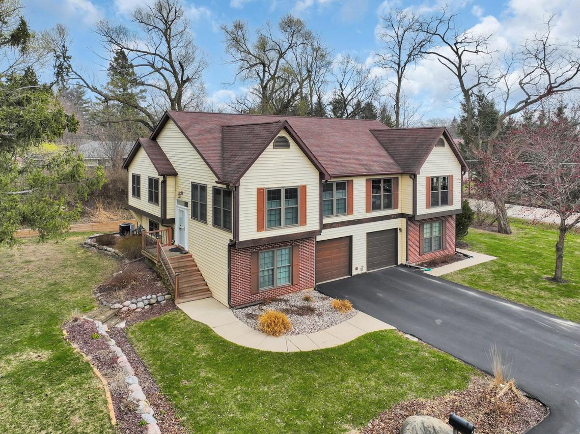 481 W South St #1B, Lake Geneva, WI 53147