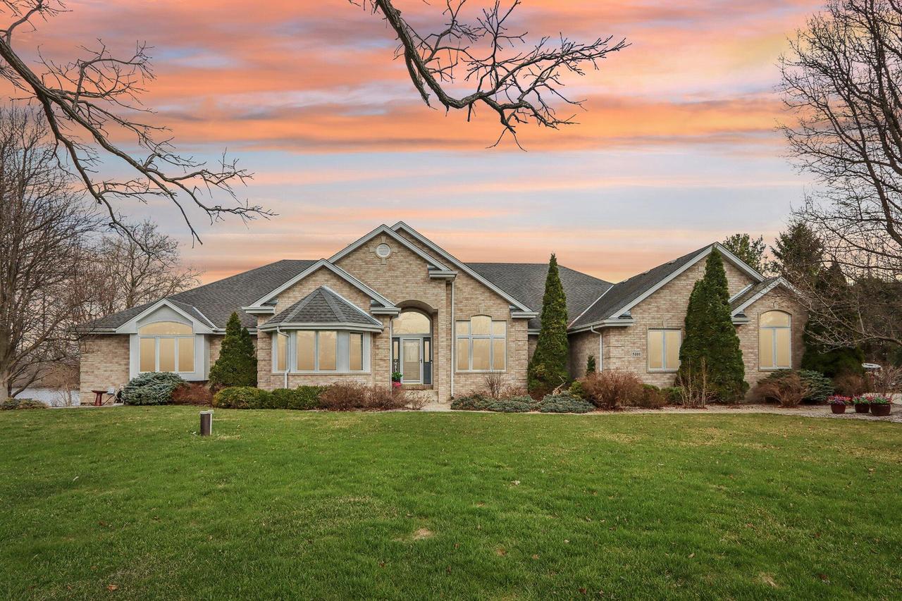 5101 Riverside Rd, Waterford, WI 53185
