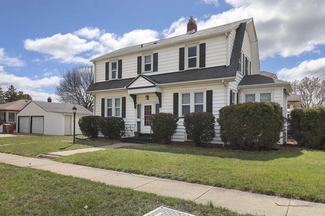 7601 22nd Ave, Kenosha, WI 53143