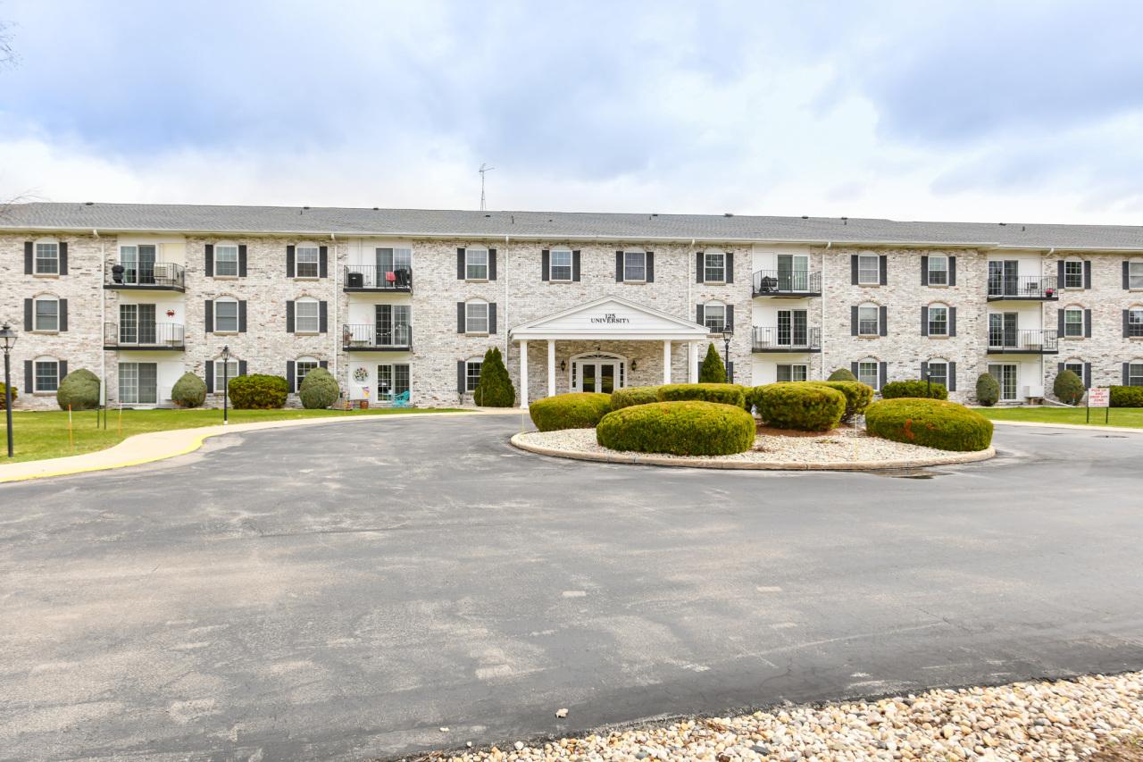 125 N University Dr #326, West Bend, WI 53095