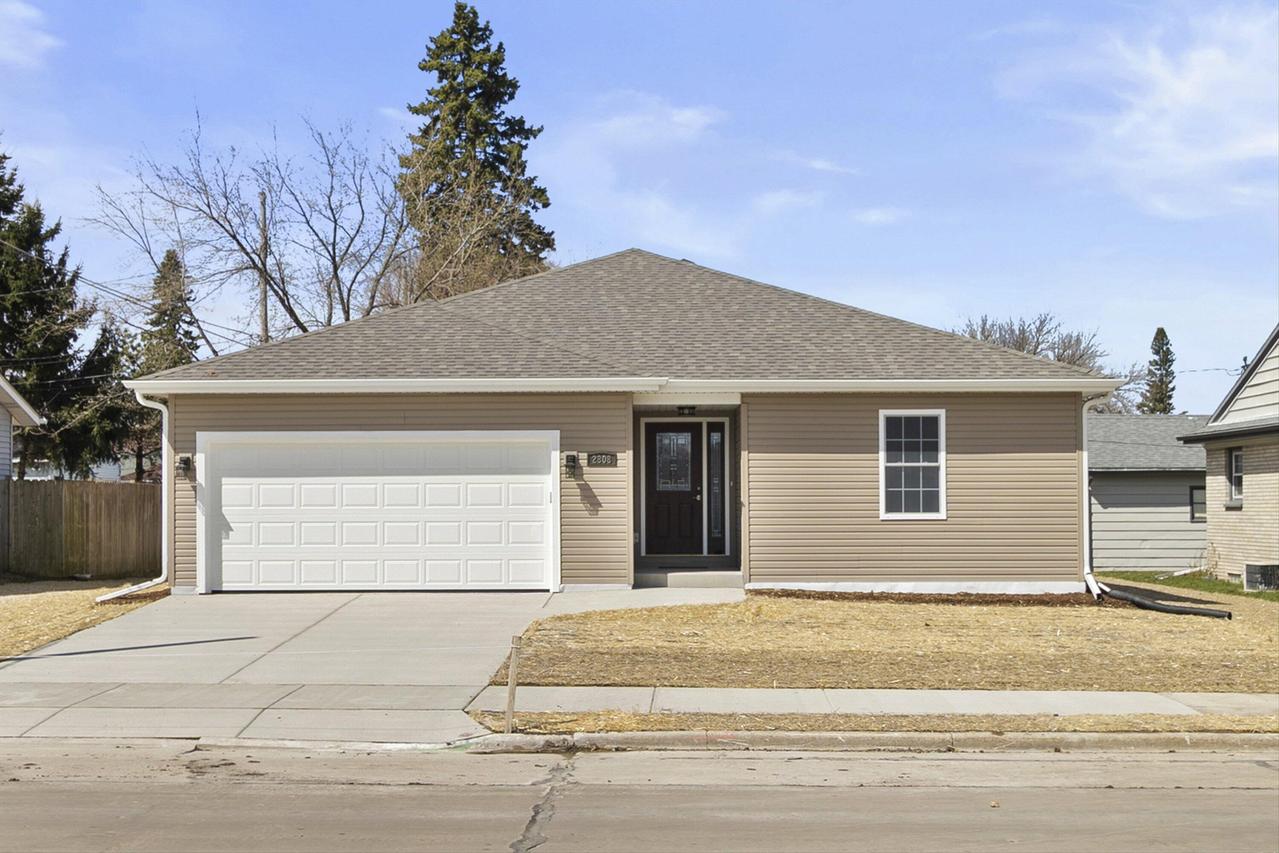 2808 Kearney Ave, Racine, WI 53403