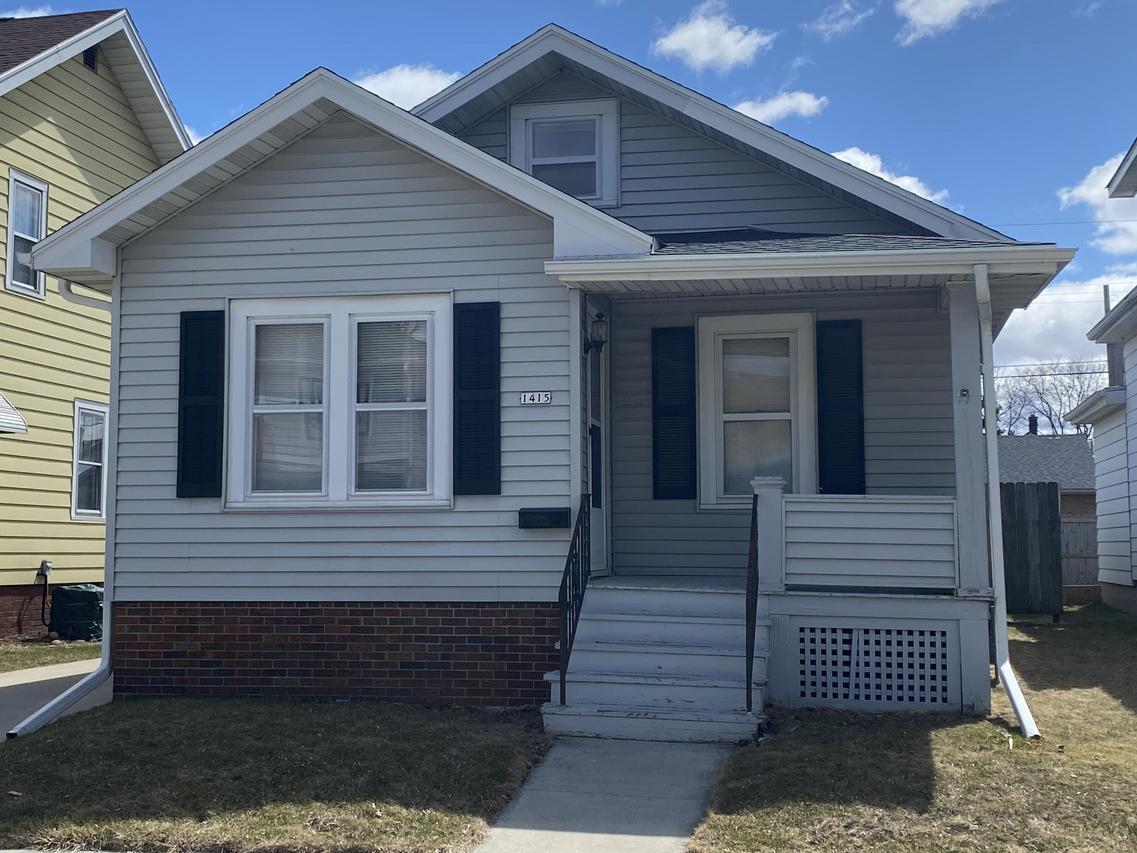 1415 Lenz Ct, Sheboygan, WI 53083