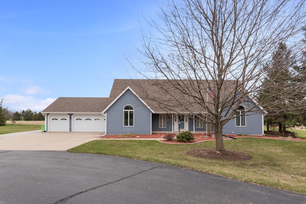 4801 Buena Park, Waterford, WI 53185