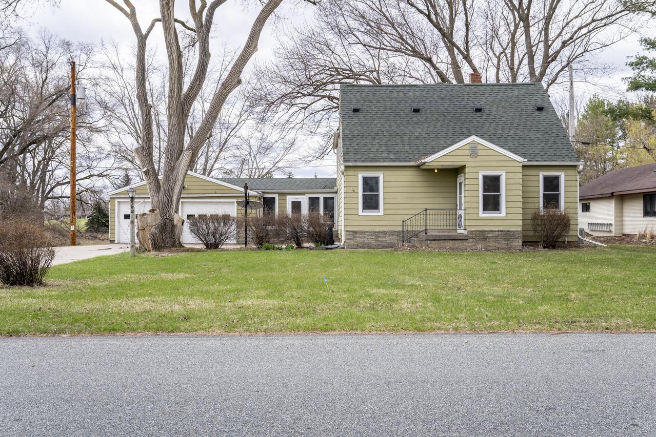 582 Court Rd, Onalaska, WI 54650