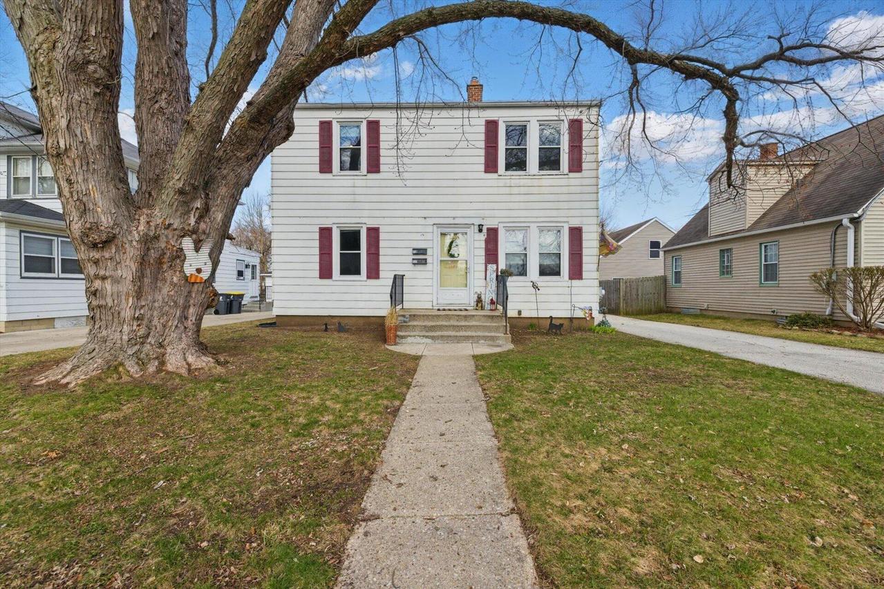717 Sylvan Ter #719, Waukesha, WI 53188