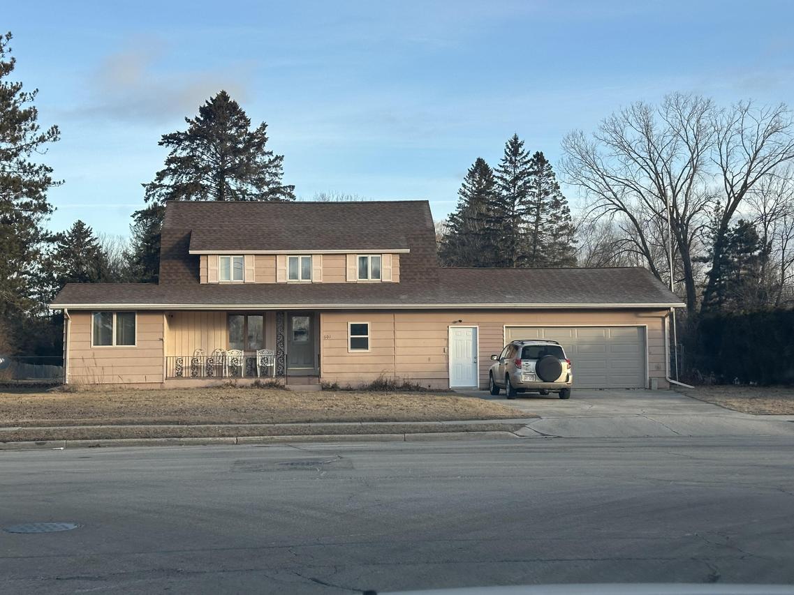 601 Randolph St, Mishicot, WI 54228