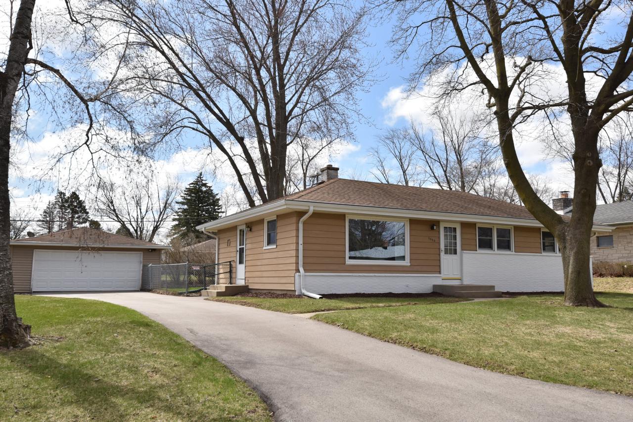 5625 W Fountain Ave, Milwaukee, WI 53223