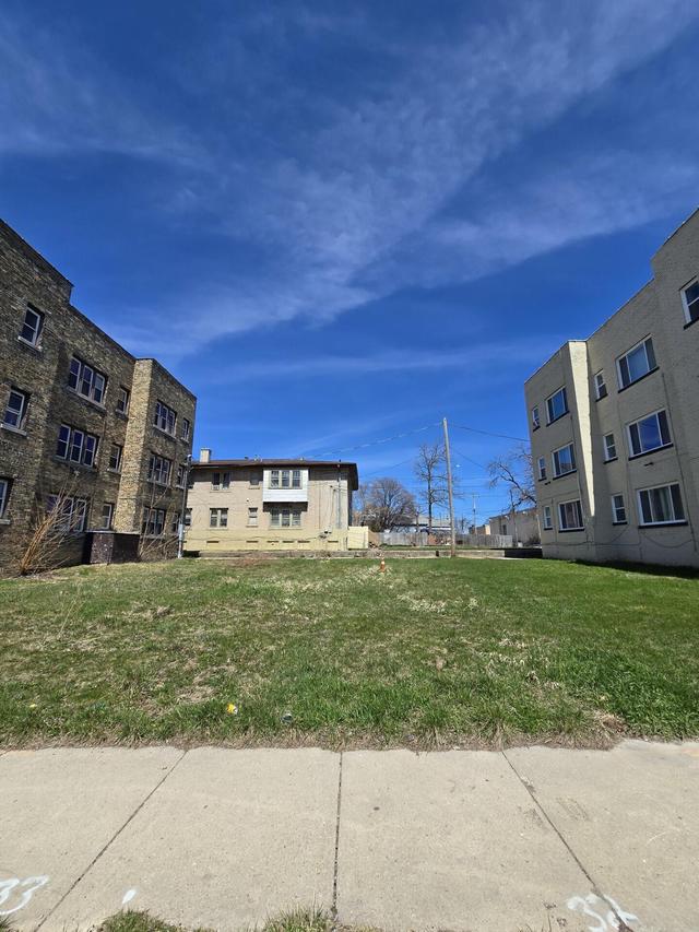 2732 W Clybourn St., Milwaukee, WI 53208