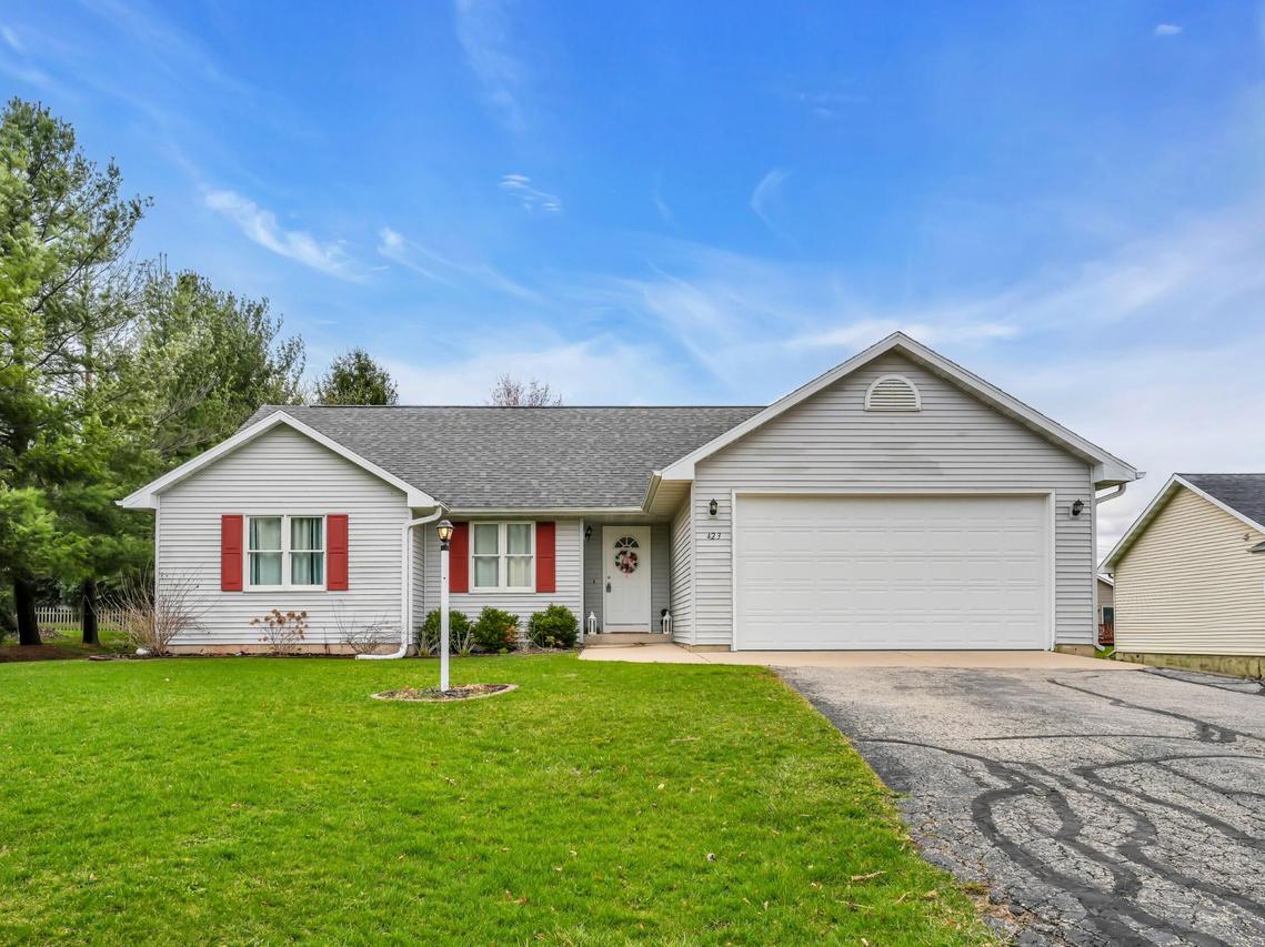423 Oak Ridge, Darien, WI 53114
