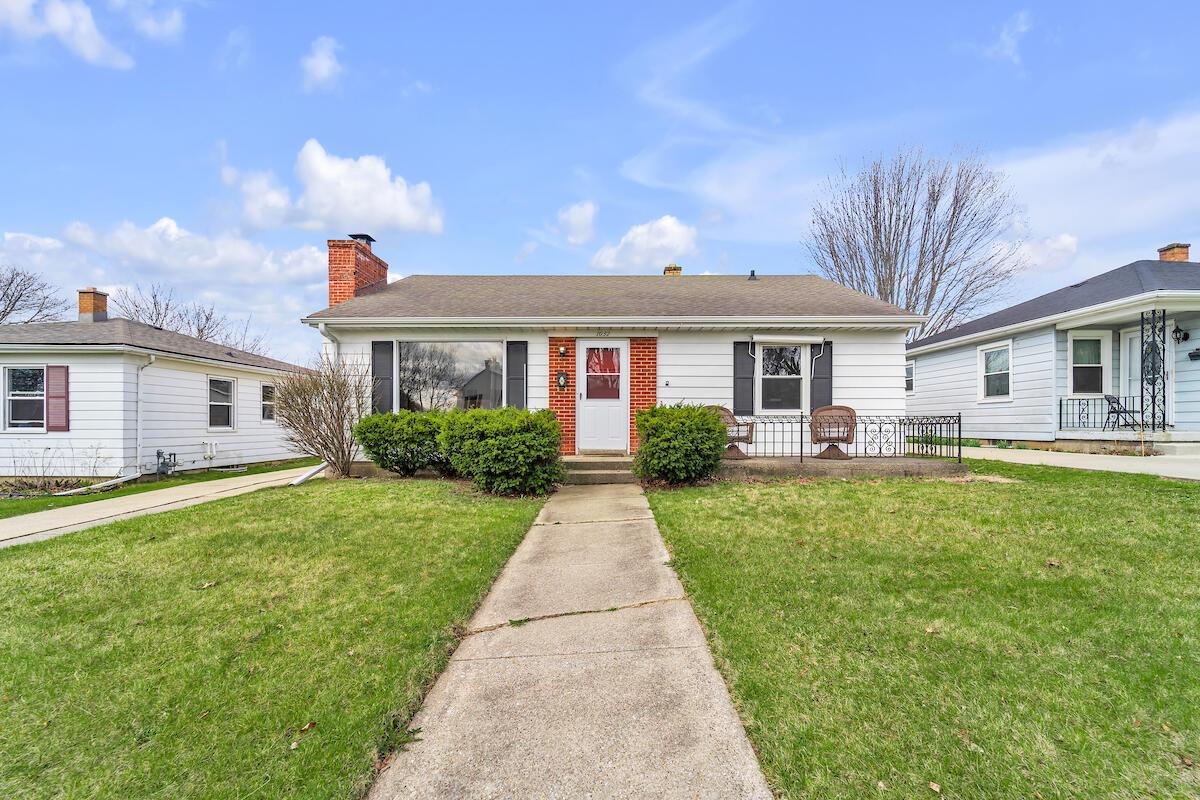 1032 Oregon St, Racine, WI 53405