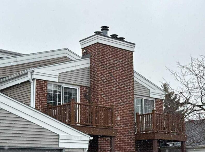 N17W26865 E Fieldhack Dr #H, Pewaukee, WI 53072