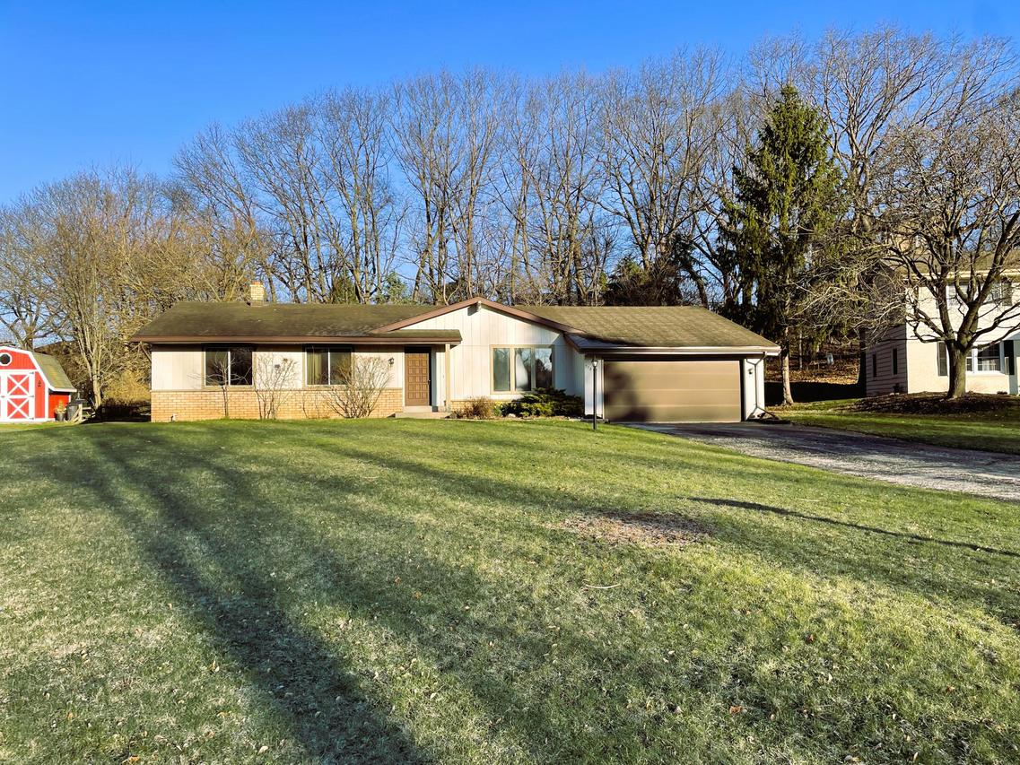 778 Windsor Cir, Hartland, WI 53029