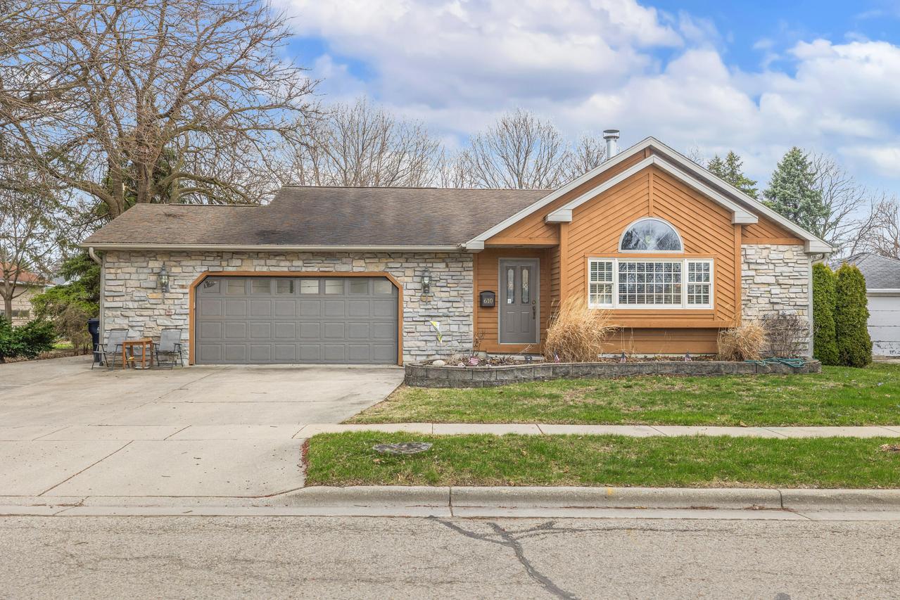 610 N Washington St, Elkhorn, WI 53121