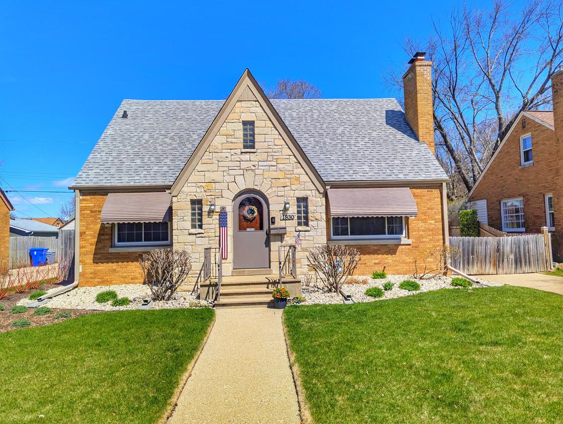 1830 75th St, Kenosha, WI 53143
