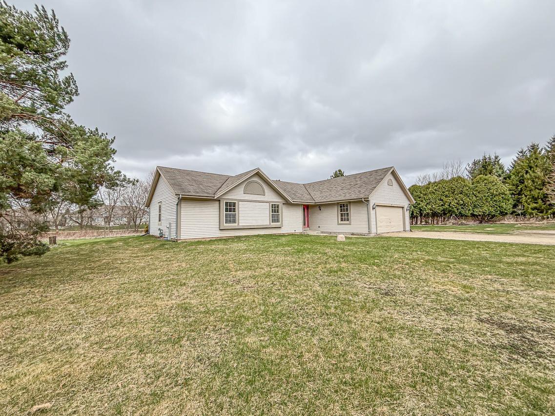 W304S1765 Brandybrook Rd, Genesee, WI 53188
