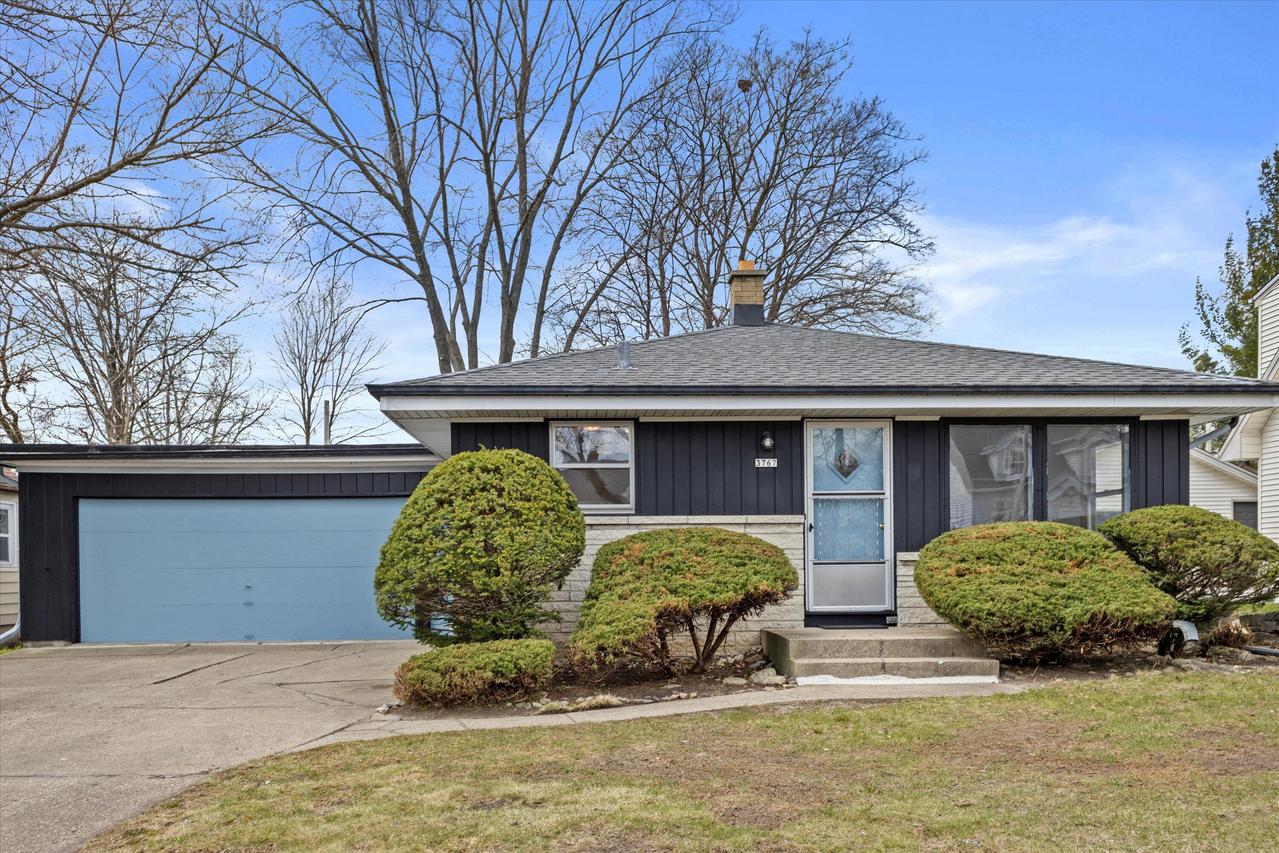 3767 S 89th St, Milwaukee, WI 53228