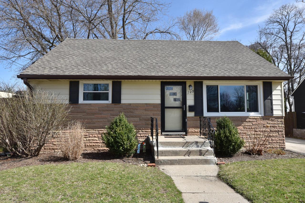 729 Buena Vista, Waukesha, WI 53188